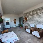 아파트 Eniguesthouse Gjirokastër