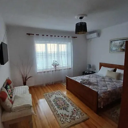 Eniguesthouse * Gjirokastër