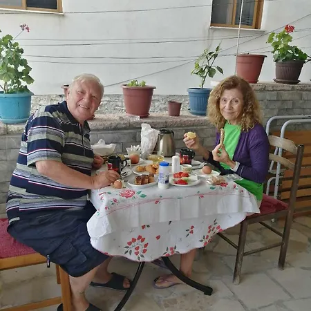 Appartamento Eniguesthouse Gjirokastër