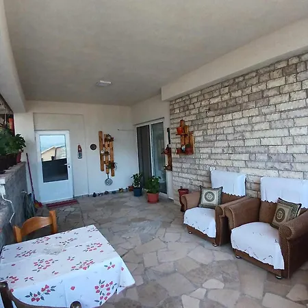 Appartamento Eniguesthouse Gjirokastër