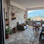 Eniguesthouse Appartement Gjirokastër