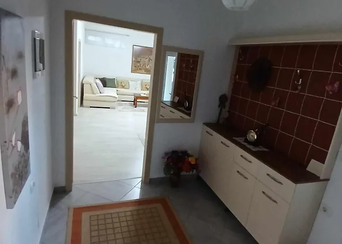 公寓 Eniguesthouse Gjirokastër