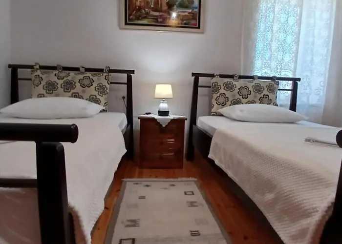 公寓 Eniguesthouse Gjirokastër