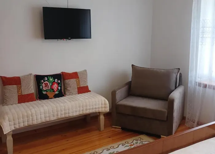 公寓 Eniguesthouse Gjirokastër