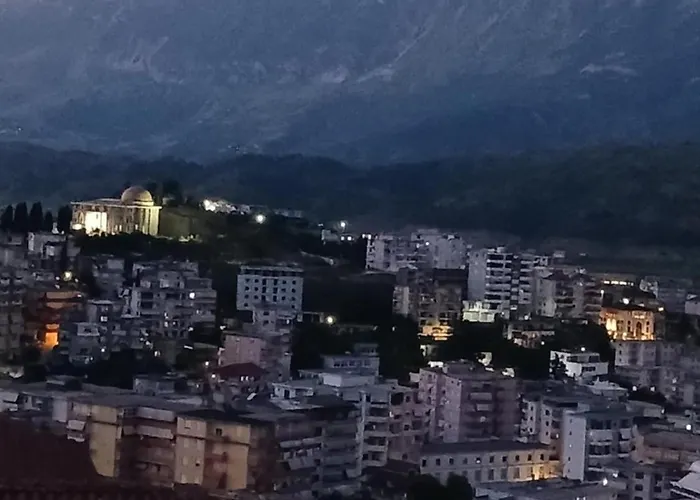 Eniguesthouse Apartamento Gjirokastër
